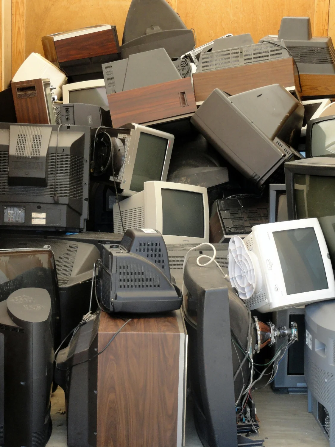 MPZ ENTRÜMPELUNG - alter Computerschrott